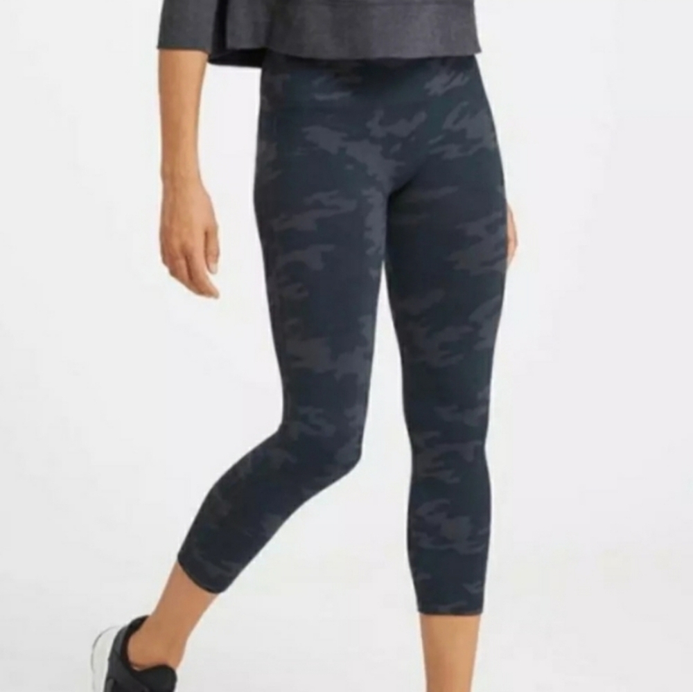 Spanx Women's Black Camo Lamn Cropped Legging Size 2X NWT